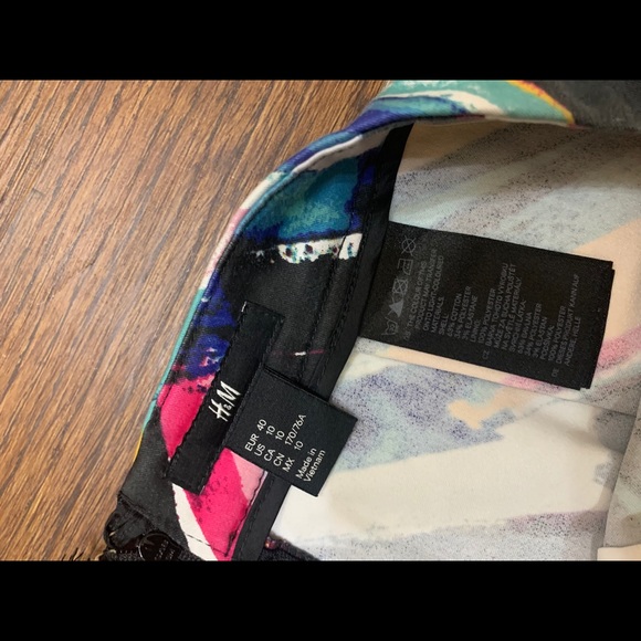 3/$25 - 2 H&M skirts size 10 - Picture 4 of 9